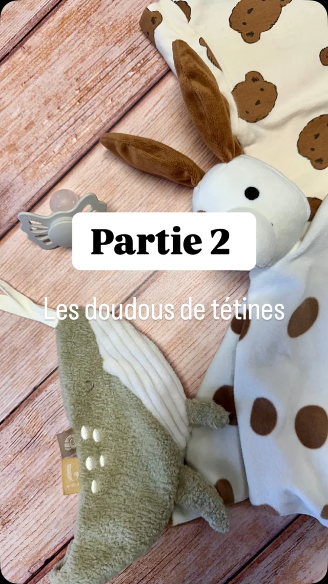 Quand le doudou devient trop lourd pour la bouche de bébé…

Dans la première partie, on a vu qu’un petit doudou pouvait déjà tirer un peu sur la bouche de bébé. Mais maintenant, imaginez avec un doudou bien plus lourd… 

👀 Ici, je teste un gros doudou de tétine comme on en voit souvent, et le résultat est flagrant :
➡️ Mes joues se creusent, la tétine est tirée vers le bas, et ça influence la posture de ma bouche.

🛑 Pourquoi c’est un problème ?
Une tétine trop lourde peut modifier la succion, la position de la langue et même la respiration de bébé sur le long terme.

✅ La bonne alternative ?
Si l’objectif est de ne pas perdre la tétine, mieux vaut opter pour un attache-tétine qui se fixe aux vêtements. Ainsi, c’est le vêtement qui porte le poids, et non la bouche !

💡 Connaissiez-vous cette problématique ? Échangeons en commentaire ! ⬇️

#PréventionDentaire #Tétine #Doudou #Parents #ConseilsBébé #SantéBuccoDentaire #santébuccodentaire #bebe #tétine #frigg #dentiste #orthodontie